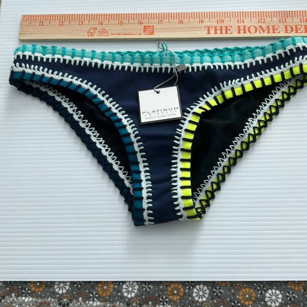 Bikini bottoms crochet stitching excellent condition